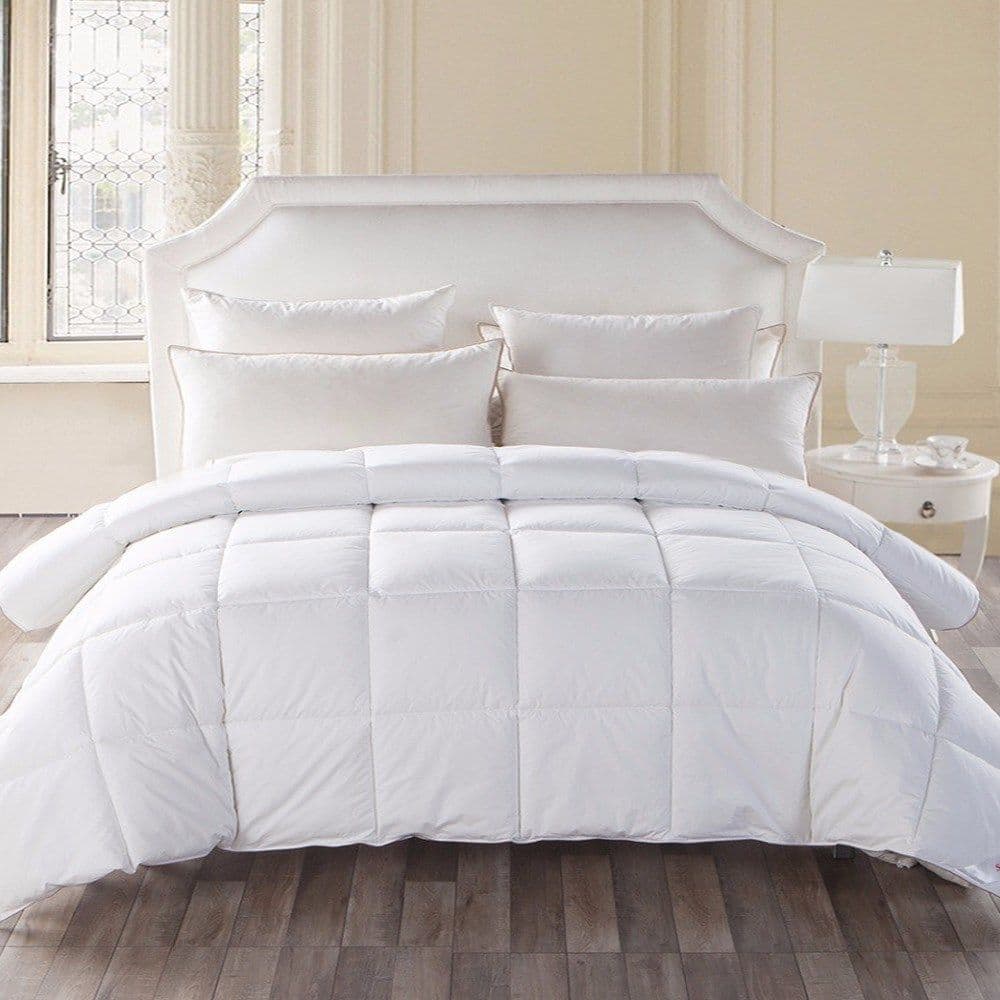 Jorgan me pupla, 1430 gr, 250 gsm, 260x220 cm, mbulesa- 100% pambuk, mbushja- 90% pupël gjoks rose klasi 1- 10% pupël