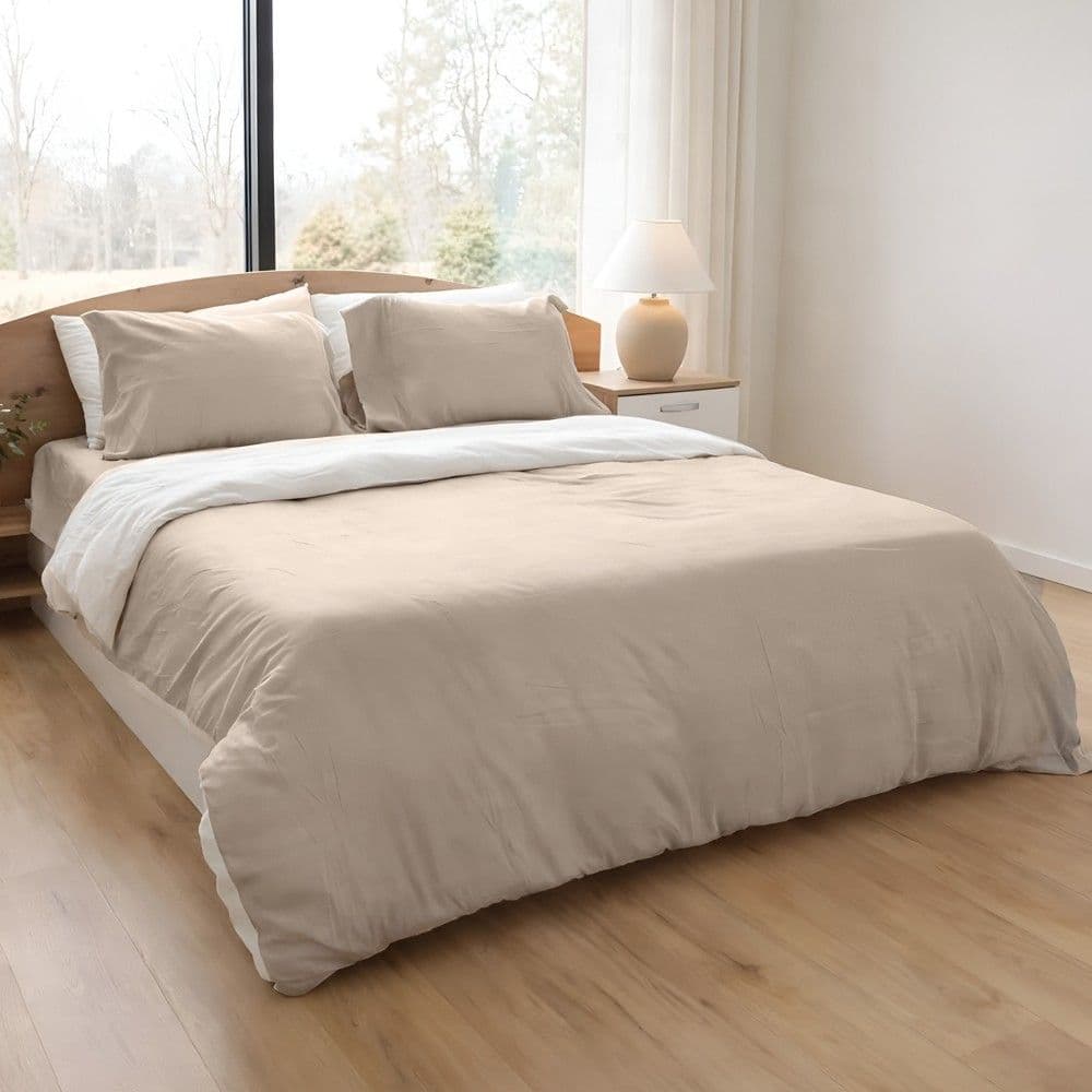 Çarçaf set+këllëf jorgani, dopjo, 100% poliestër, e bardhë/bezhë, 240x260 cm (pa llastik); 50x80+10 cm (x2); 220 x 240cm (këllëf jorgani)